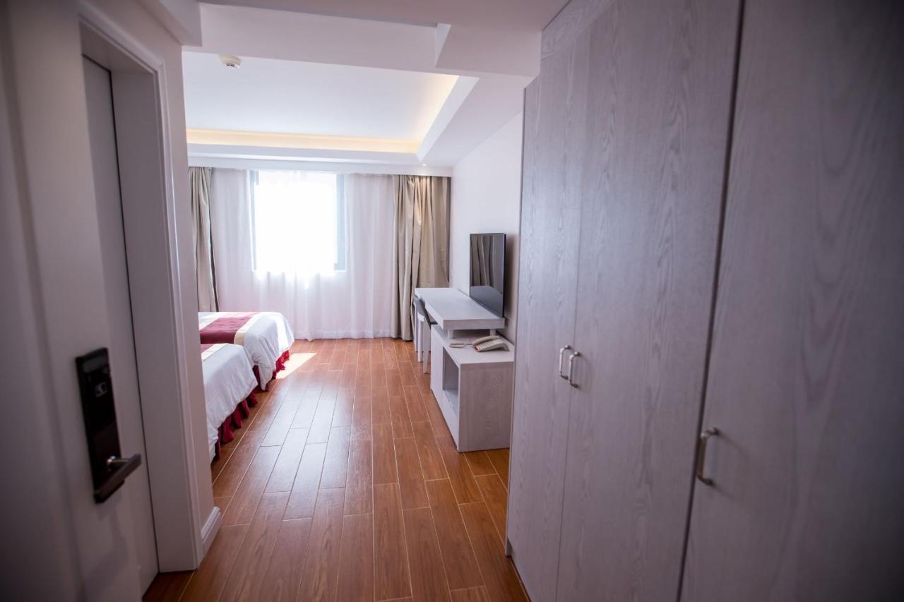 Hotel Americano Гарапан Экстерьер фото